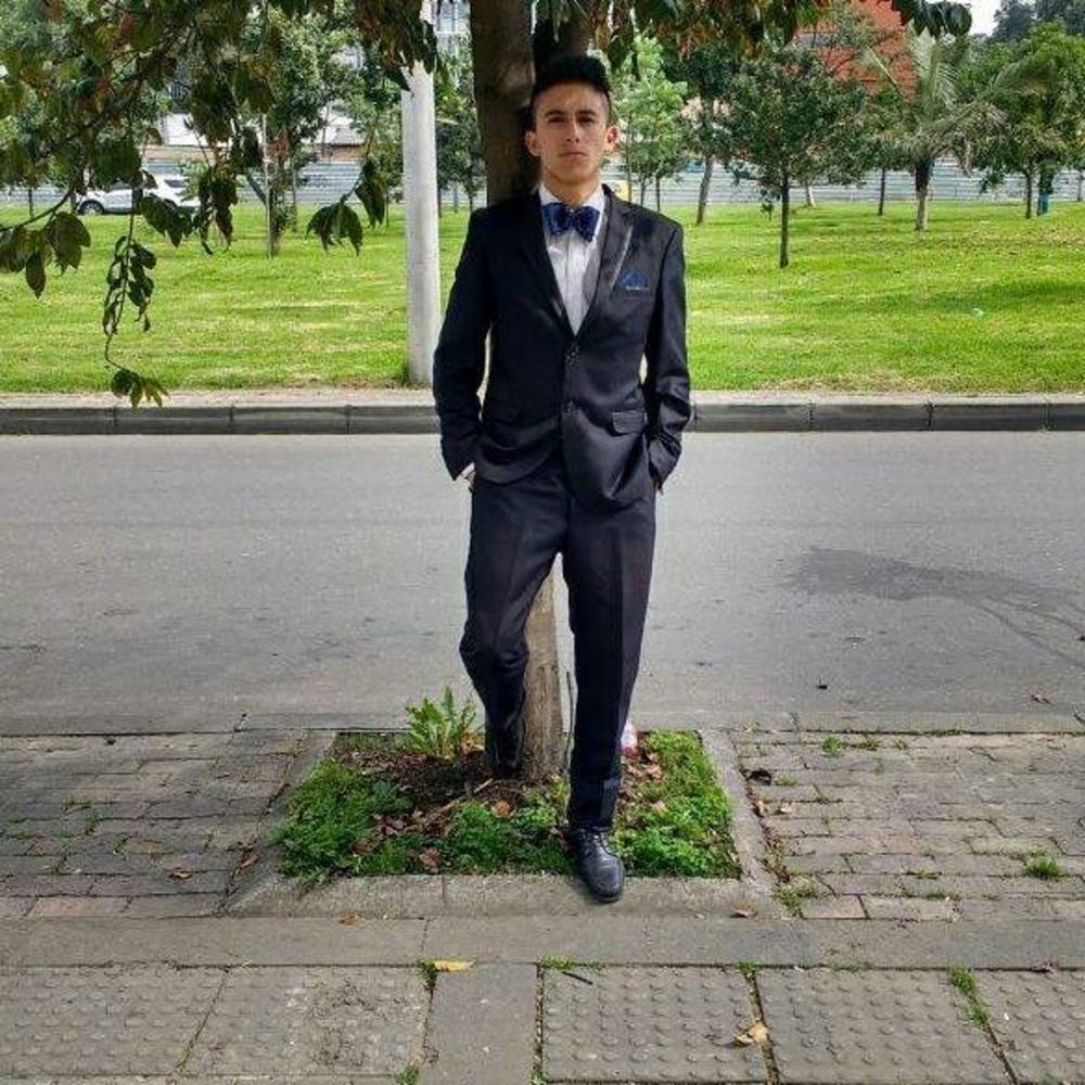 Meet your Posher, Juan camilo